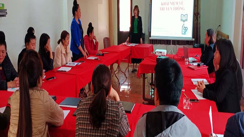 Gặp mặt đoàn công tác của Trung tâm Y tế huyện Sốp Cộp chi viện cho huyện Phù Yên chống dịch Covid-19